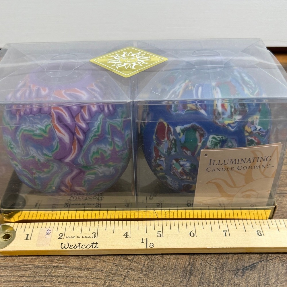 2 Vintage Globe Swirl Candles Illuminating Candle Co Globe Ball New in Box - Picture 13 of 15